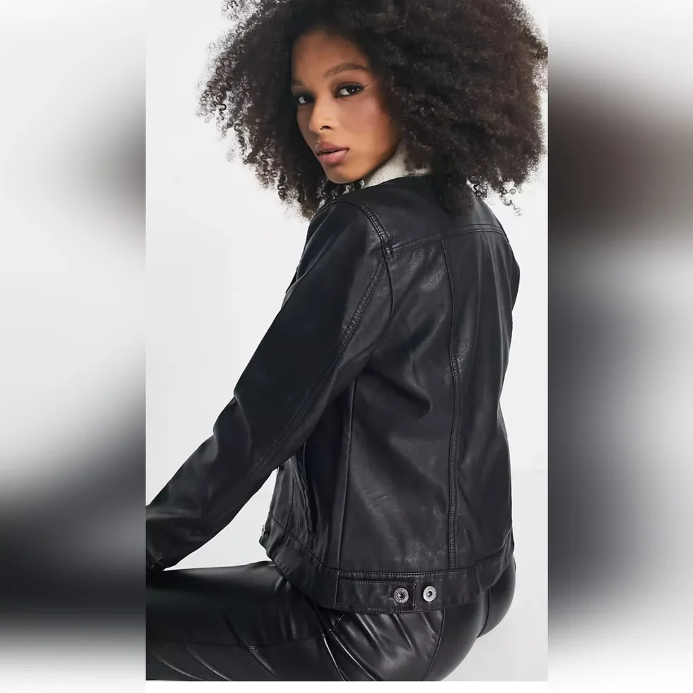 Levi's trucker sherpa collar jacket - Picture 4 of 16